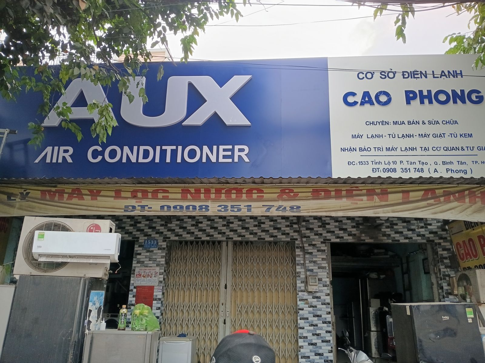 thi cong bang hieu chu noi mica khung sat